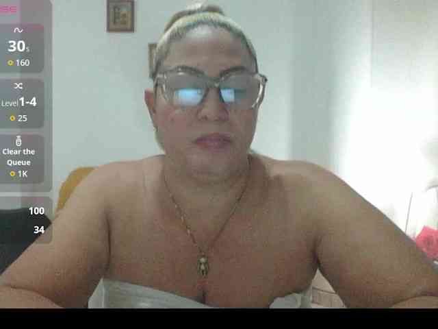 Hotmommyxxx webcam