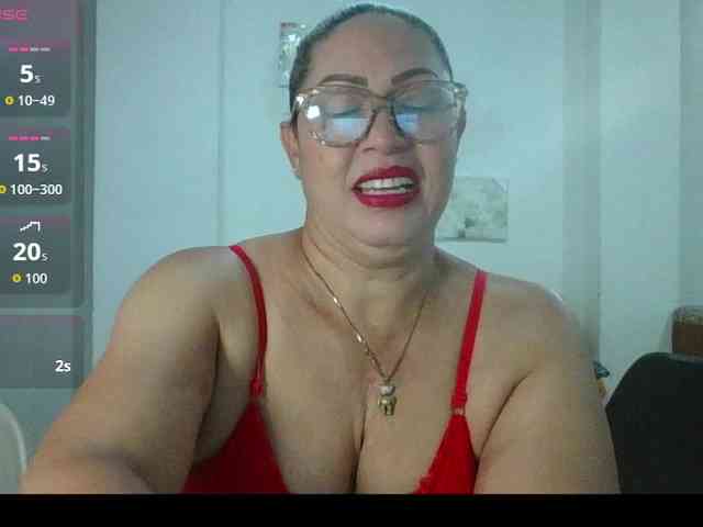 Hotmommyxxx webcam