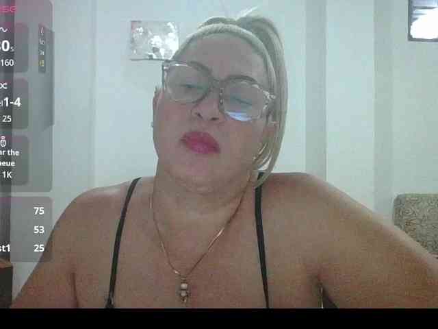 Hotmommyxxx webcam