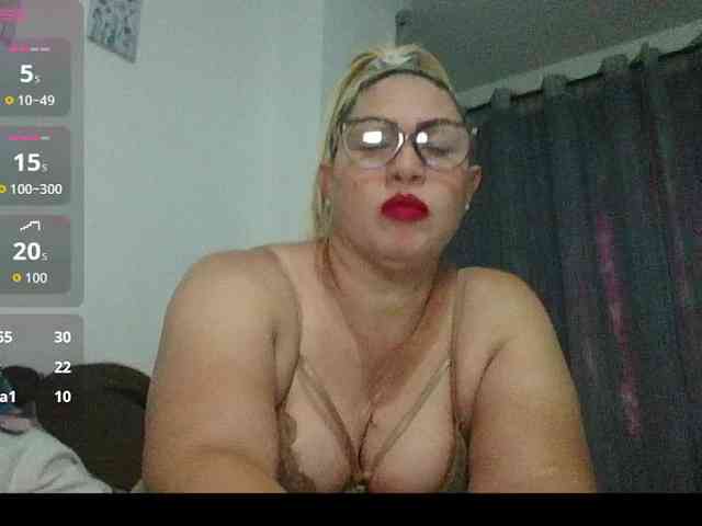 Hotmommyxxx webcam