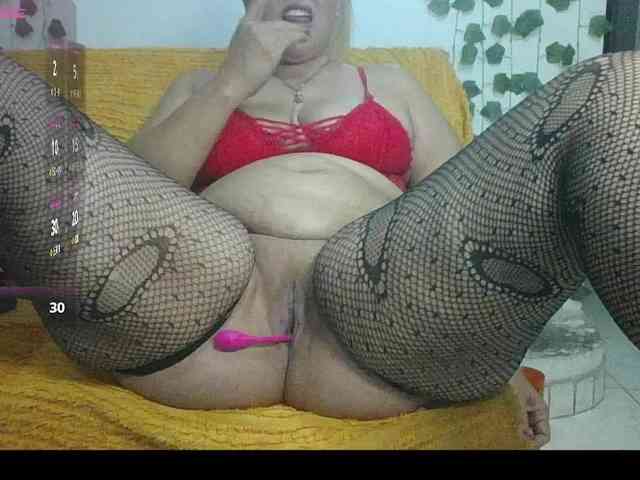 Hotmommyxxx webcam