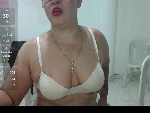 Hotmommyxxx webcam