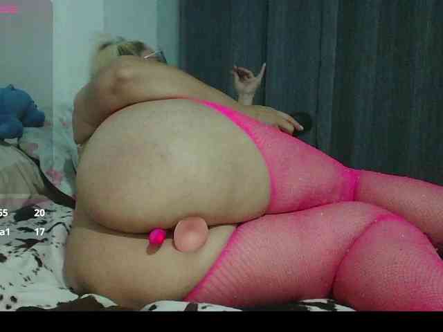 Hotmommyxxx webcam