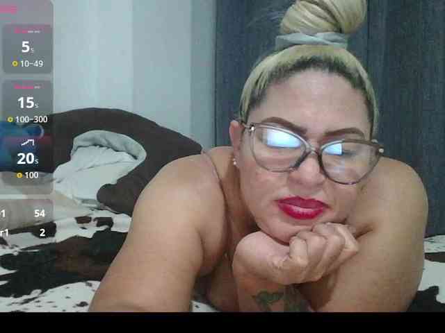Hotmommyxxx webcam