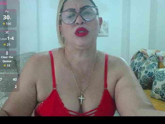 Hotmommyxxx webcam