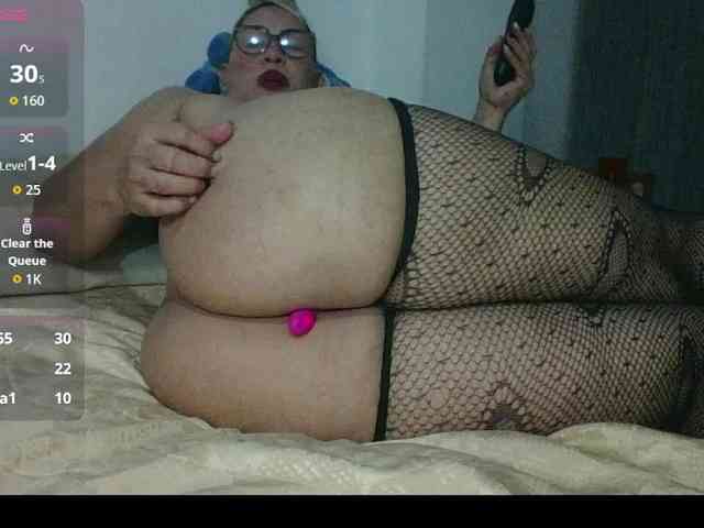 Hotmommyxxx webcam