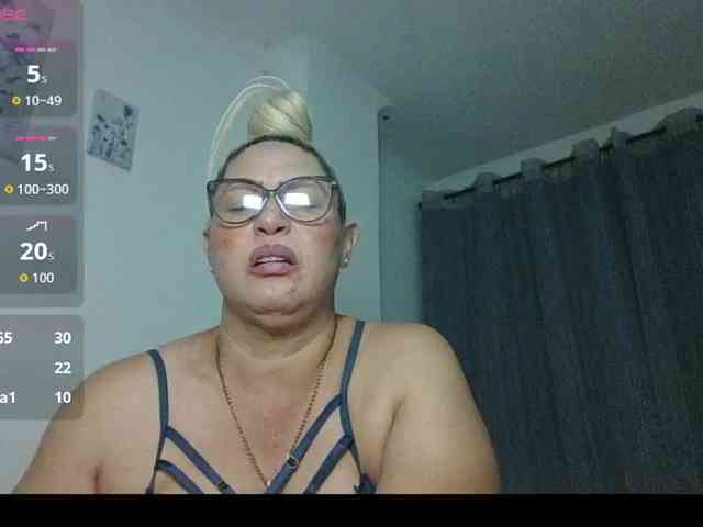Hotmommyxxx webcam