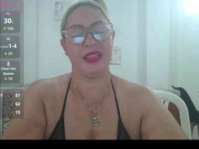 Hotmommyxxx webcam