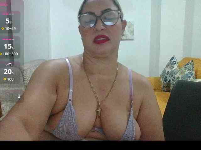 Hotmommyxxx webcam
