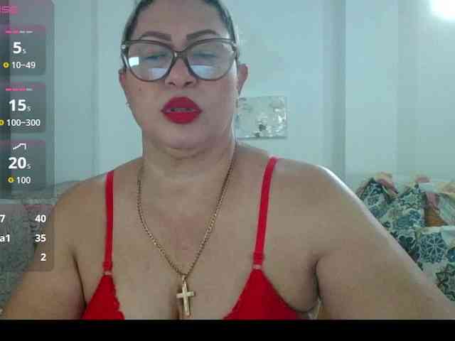 Hotmommyxxx webcam