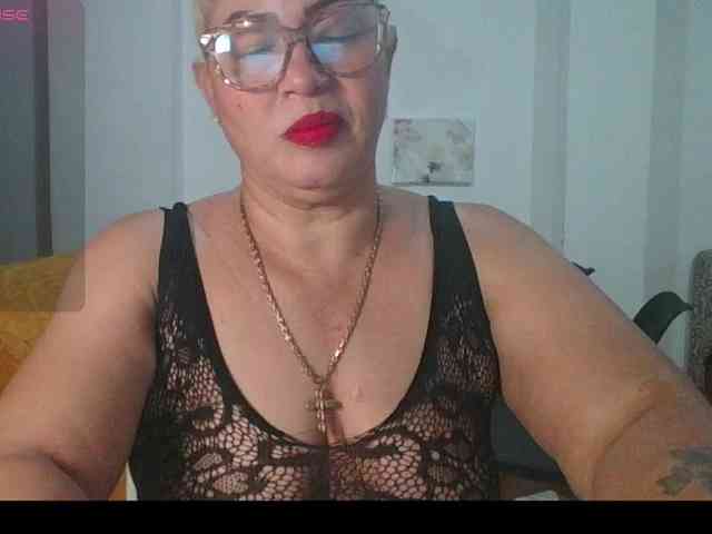 Hotmommyxxx webcam