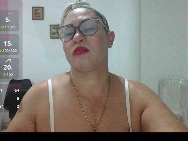Hotmommyxxx webcam