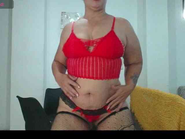 Hotmommyxxx webcam