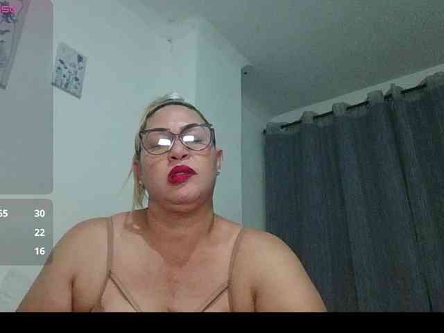 Hotmommyxxx webcam