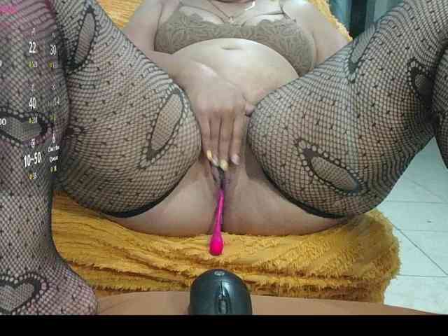 Hotmommyxxx webcam