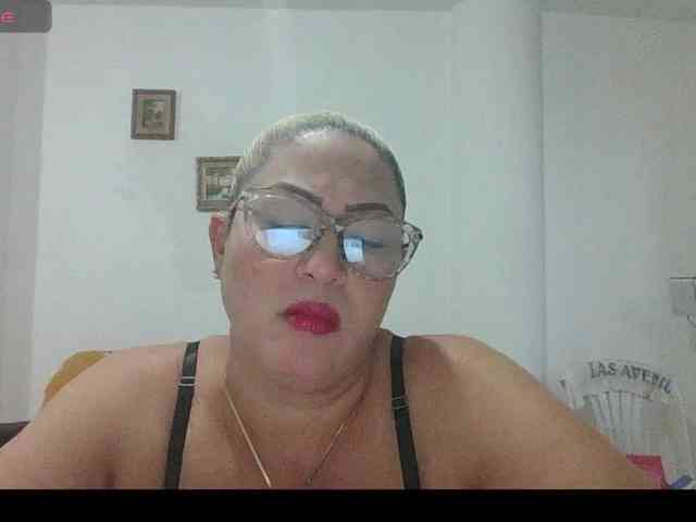 Hotmommyxxx webcam