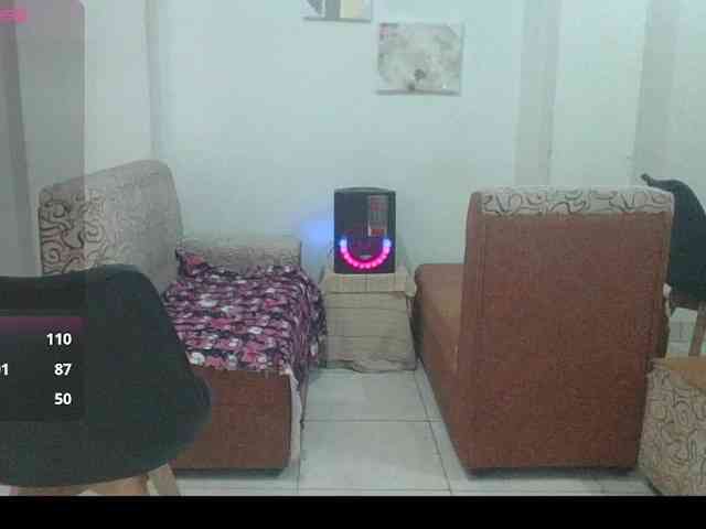 Hotmommyxxx webcam