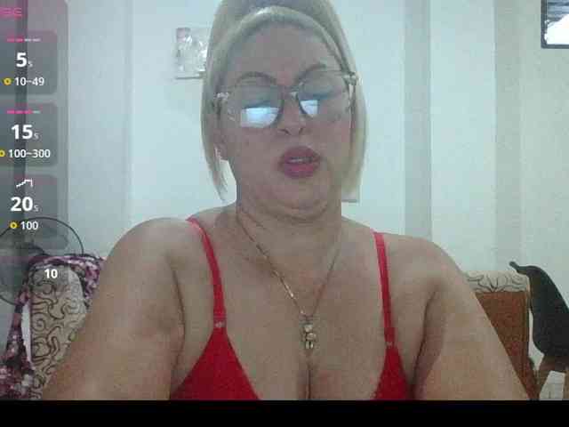 Hotmommyxxx webcam