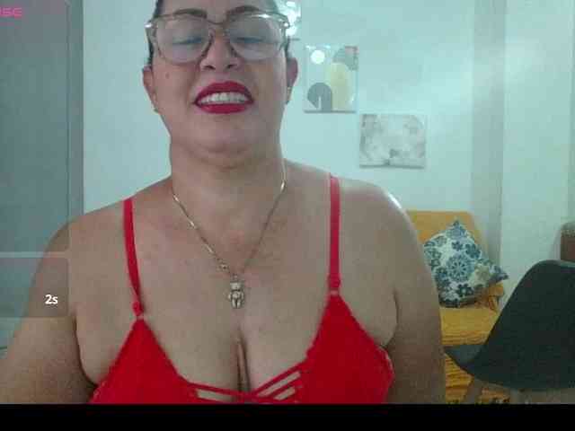 Hotmommyxxx webcam