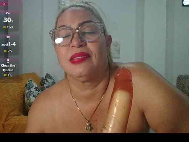 Hotmommyxxx webcam