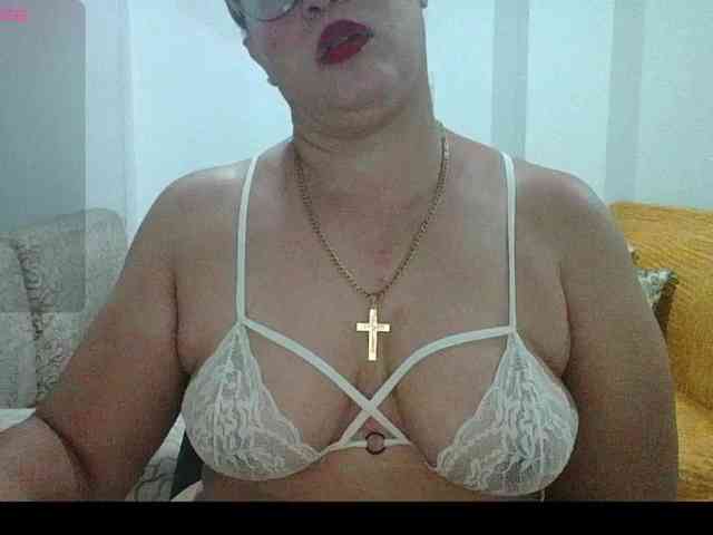 Hotmommyxxx webcam