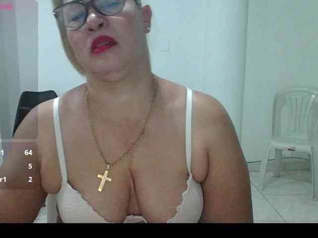 Hotmommyxxx webcam