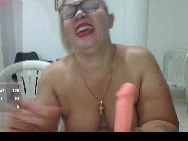Model: Hotmommyxxx
