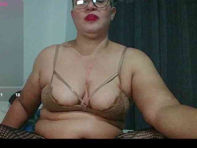 Hotmommyxxx webcam