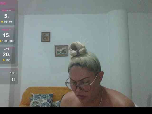 Hotmommyxxx webcam