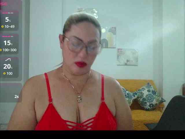 Hotmommyxxx webcam