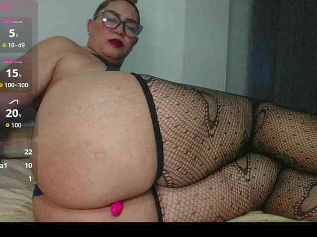 Hotmommyxxx webcam