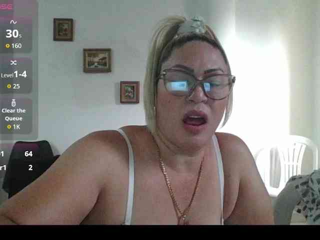 Hotmommyxxx webcam