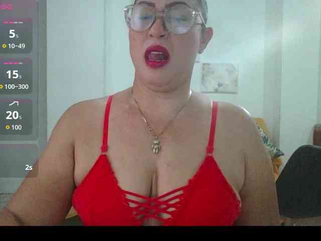 Hotmommyxxx webcam