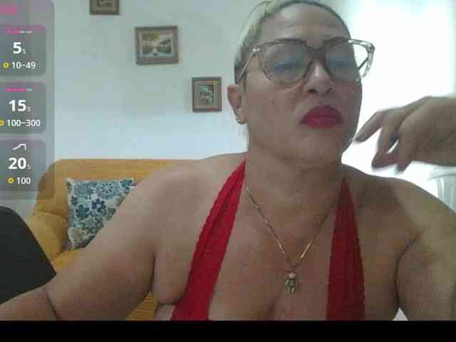 Hotmommyxxx webcam
