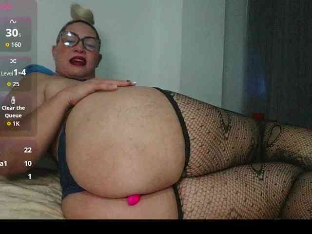 Hotmommyxxx webcam