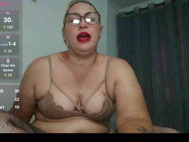 Hotmommyxxx webcam