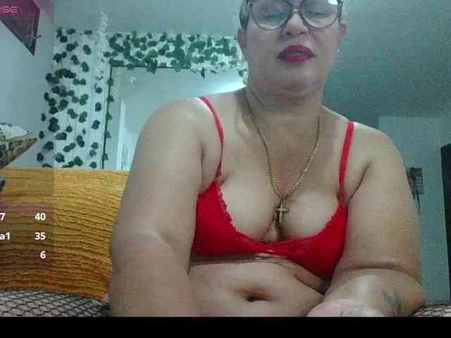 Hotmommyxxx webcam