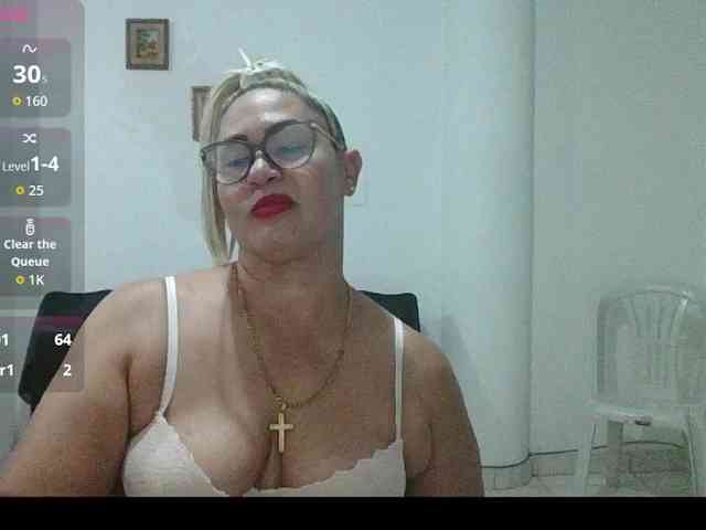 Hotmommyxxx webcam