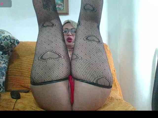 Hotmommyxxx webcam