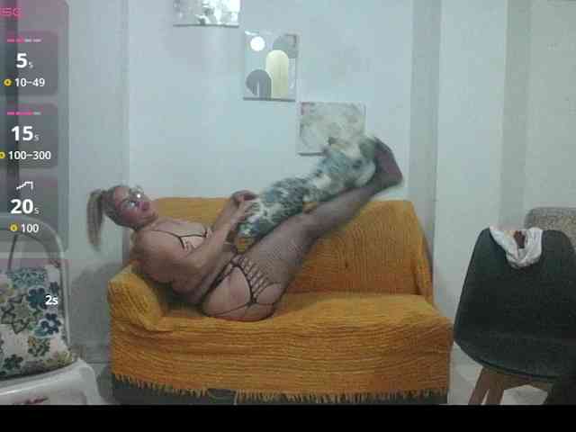 Hotmommyxxx webcam