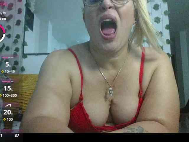 Hotmommyxxx webcam