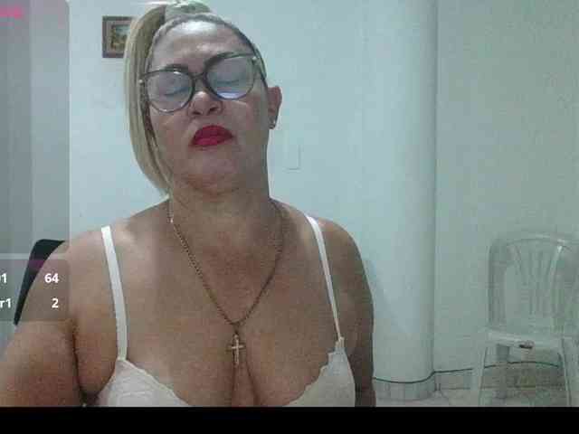 Hotmommyxxx webcam