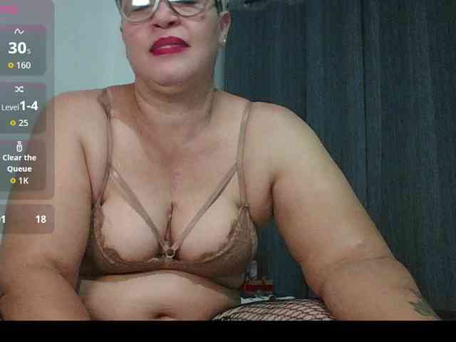 Hotmommyxxx webcam