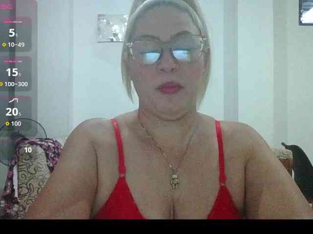 Hotmommyxxx webcam