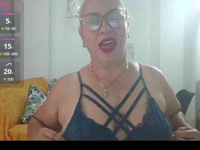 Hotmommyxxx webcam
