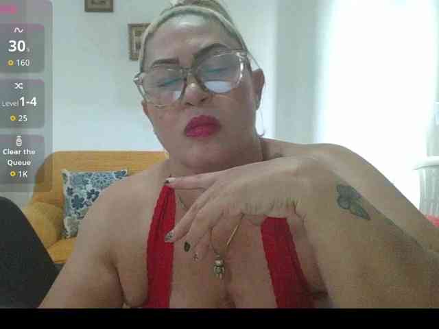 Hotmommyxxx webcam