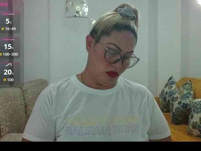 Hotmommyxxx webcam