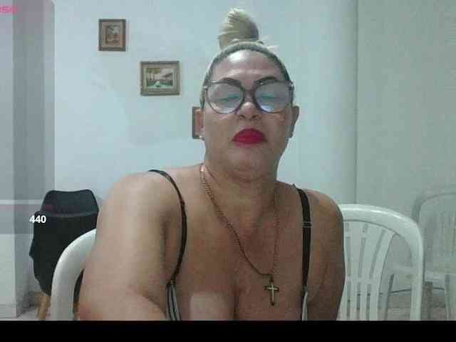 Hotmommyxxx webcam