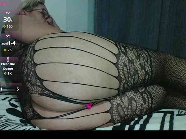 Hotmommyxxx webcam