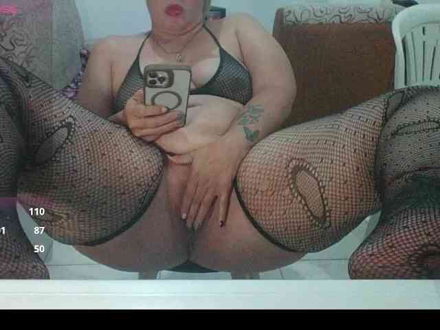 Hotmommyxxx webcam